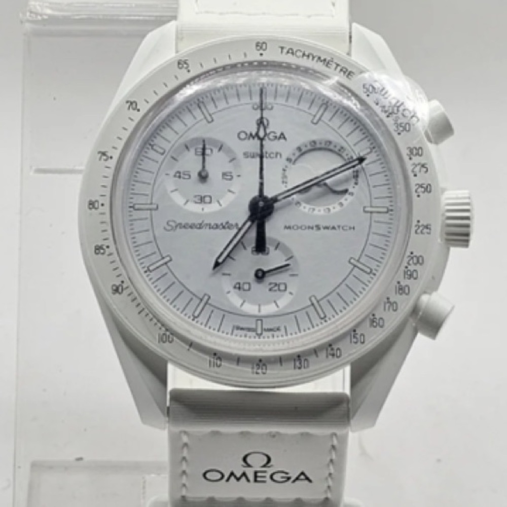 Swatch X Omega Moonswatch Snoopy Mission to the Moonphase White 💕